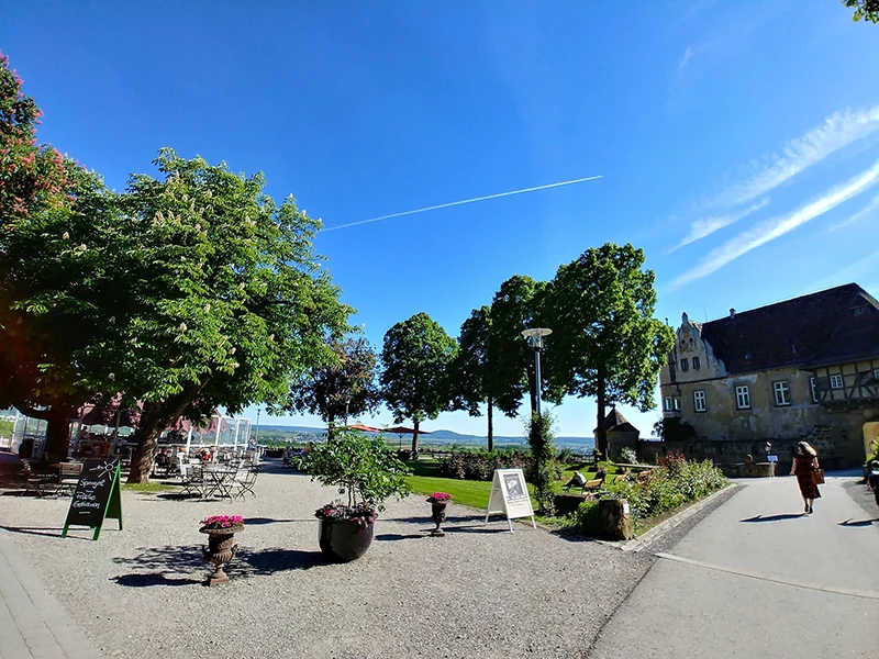 Burg Stettenfels – Biergarten und Schirmbar